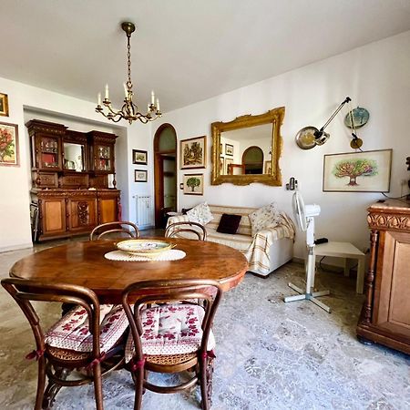 Casa Relax Nel Centro Storico Con Posto Auto Apartment Vico Equense Exterior photo