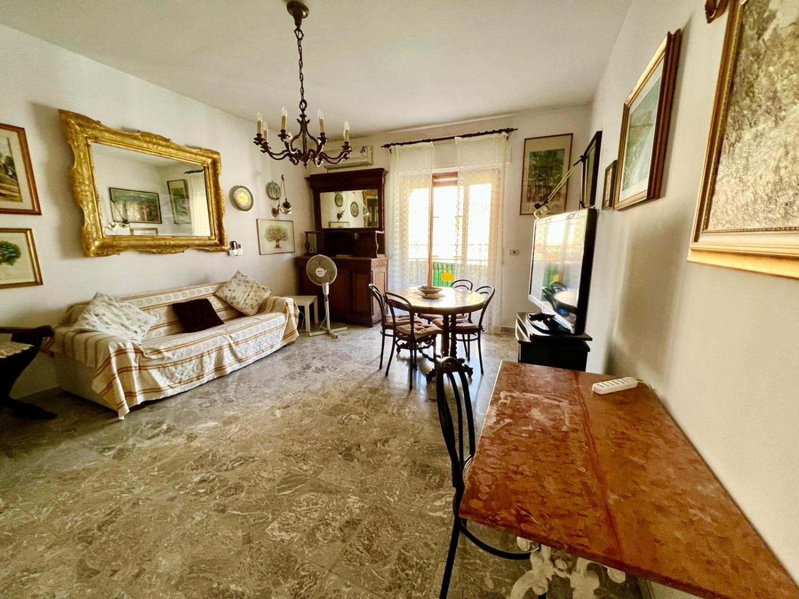 Casa Relax Nel Centro Storico Con Posto Auto Apartment Vico Equense Exterior photo